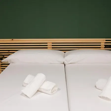 Ziryab Apartamentos 3 Apartman *